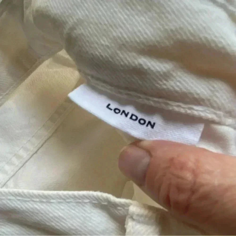 SLVRLAKE London Straight Jeans White Destroyed size 26 - Picture 12 of 12